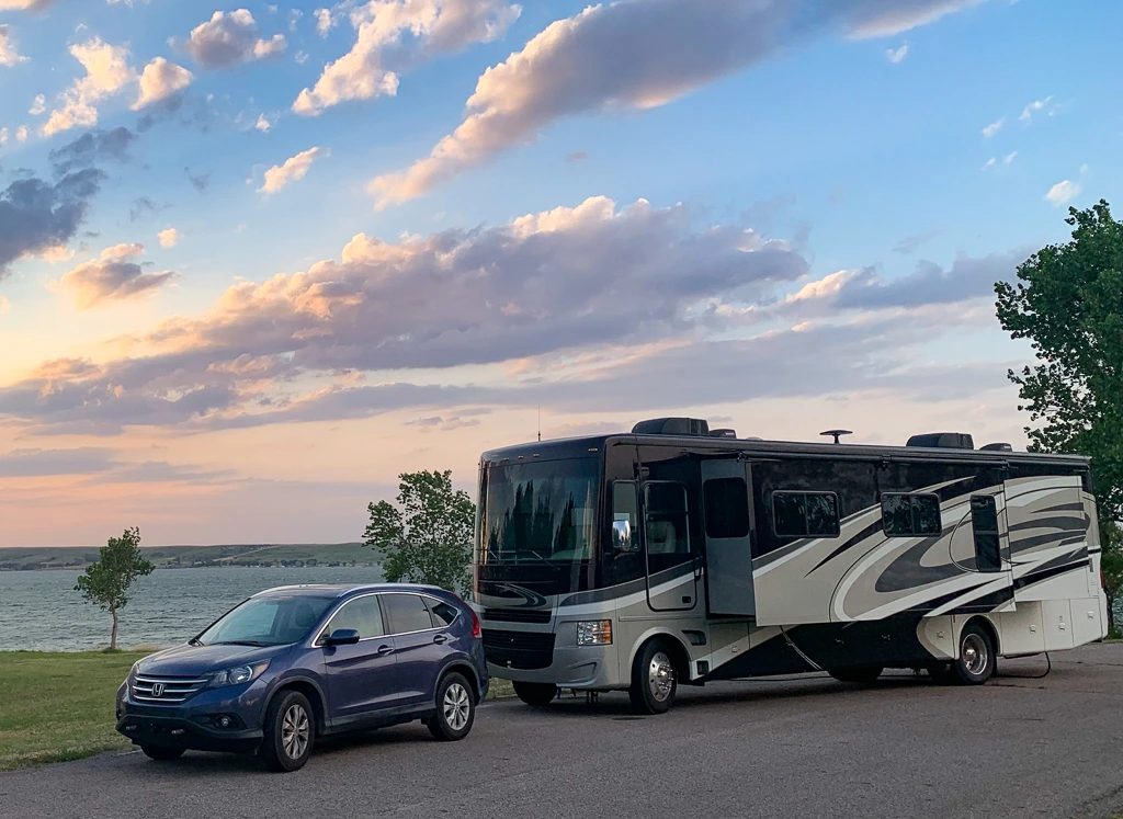 rv by lake